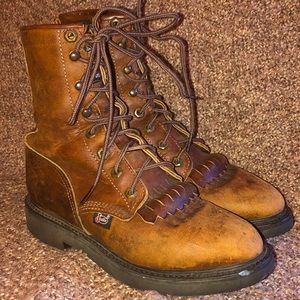 Women’s Justin work boots. Size 6MB. Oil resistant